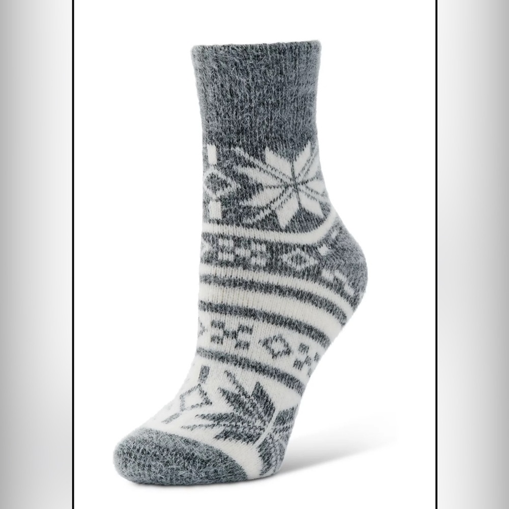 Little Hotties Women’s Fireside Mink Oversized Snowflake Crew Socks, 1 Pair